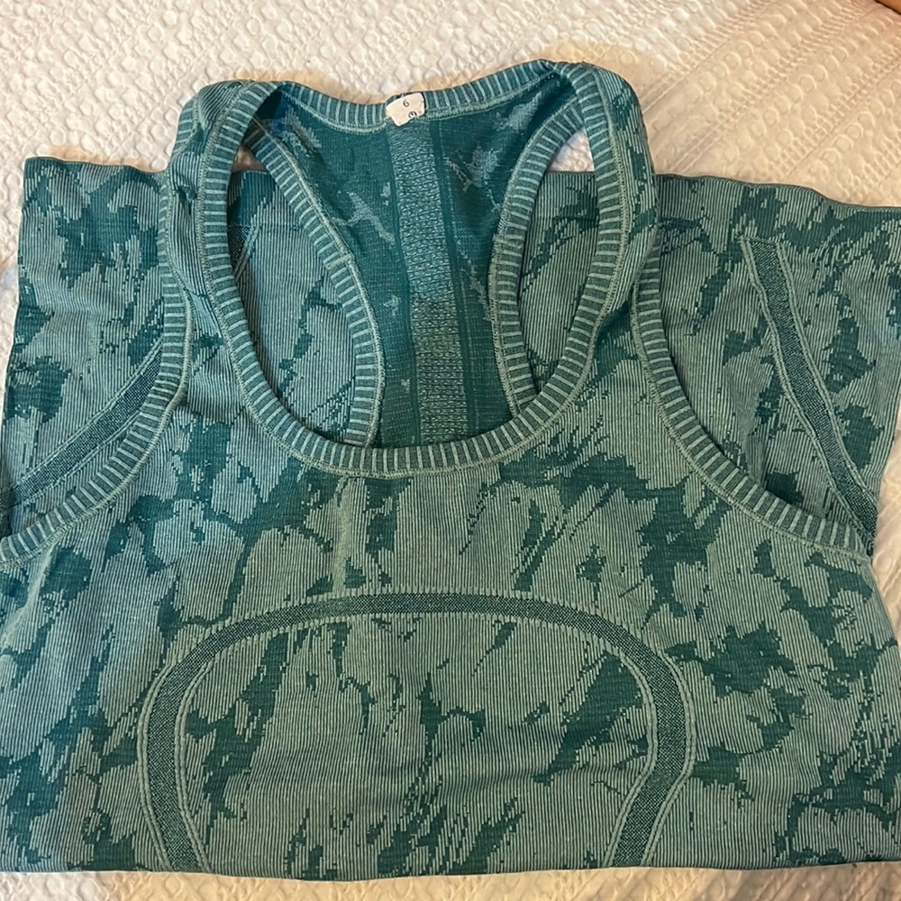 Women’s Lulu tank